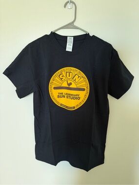 Black Gildan Sun Studio Short Sleeve Tee